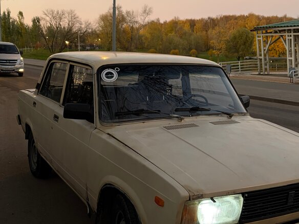 1997 Lada (ВАЗ) 2105, жёлтый, 120000 рублей - вид 3