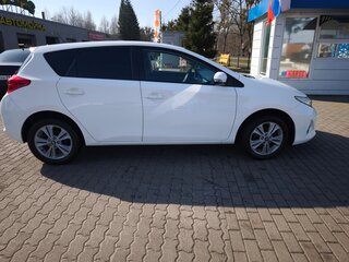 2014 Toyota Auris II, белый, 1139000 рублей, вид 3
