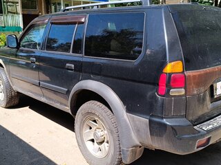 2001 Mitsubishi Montero Sport I, чёрный, 650000 рублей, вид 2