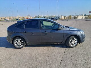 2010 Ford Focus II Рестайлинг, серый, 560000 рублей, вид 4