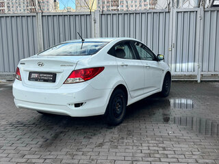 2013 Hyundai Solaris I, белый, 739000 рублей, вид 4