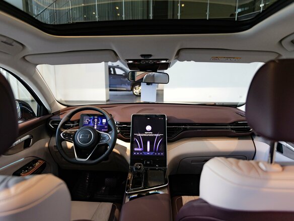 2025 Bestune T90 I, чёрный, 4181000 рублей - вид 13