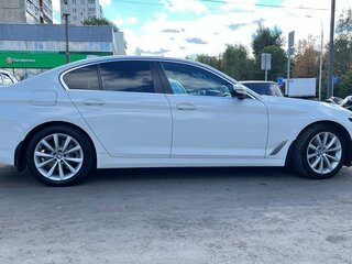 2022 BMW 5 серии 520i VII (G30/G31/G38) Рестайлинг, белый, 3699999 рублей, вид 2