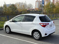 2017 Toyota Vitz III (XP130) Рестайлинг 2, белый, 880000 рублей - вид 6