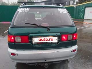 1998 Toyota Ipsum I (M10), зелёный, 550000 рублей, вид 3