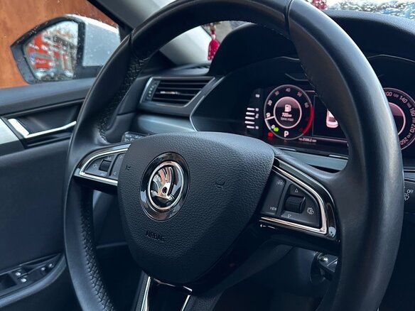 2019 Skoda Superb III, белый, 1850000 рублей - вид 13
