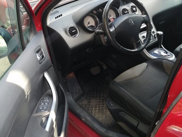 2008 Peugeot 308 I, красный, 450505 рублей - вид 6