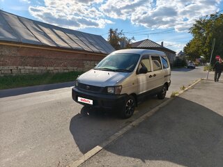 2000 Toyota Lite Ace V, серебристый, 650000 рублей, вид 3