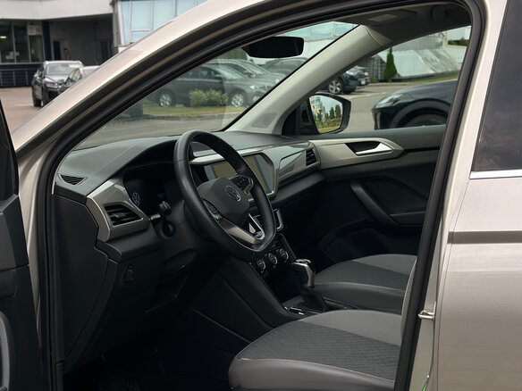 2021 Volkswagen Taos I, бежевый, 2225805 рублей - вид 5