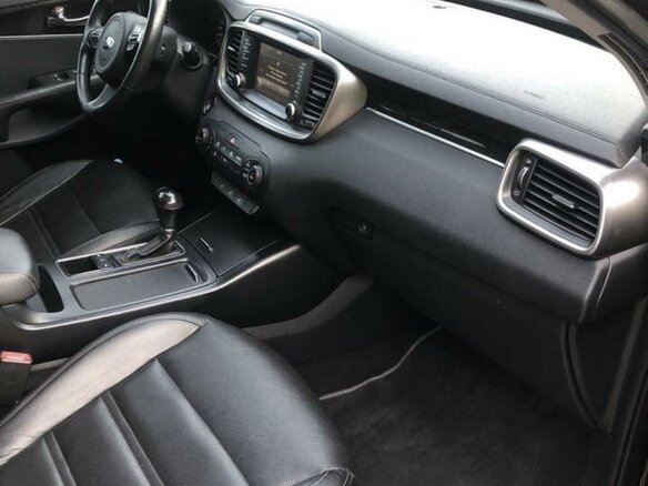 2017 Kia Sorento III Prime, чёрный, 2300000 рублей - вид 12