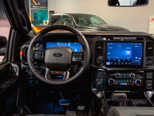 2025 Ford F-150 Raptor SuperCrew Raptor XIV Рестайлинг, чёрный, 18998000 рублей - вид 15