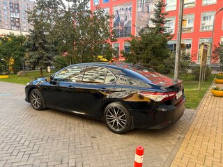 2021 Toyota Camry VIII (XV70) Рестайлинг, чёрный, 3400000 рублей, вид 1