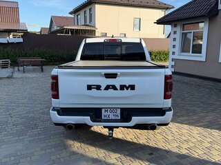 2019 Ram 1500 Crew Cab V, белый, 7000000 рублей, вид 4