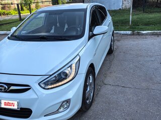 2013 Hyundai Solaris I, белый, 800000 рублей, вид 1