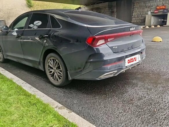 2022 Kia K5 III, чёрный, 2400000 рублей - вид 6