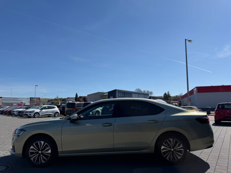2024 Skoda Superb IV, зелёный, 4995449 рублей, вид 4