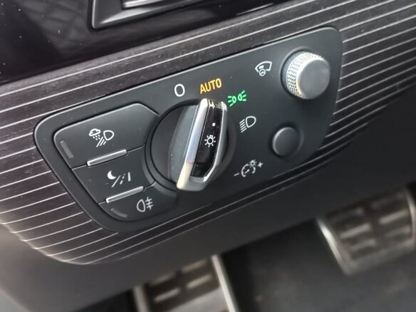 2017 Audi Q7 II (4M), синий, 3150000 рублей - вид 19