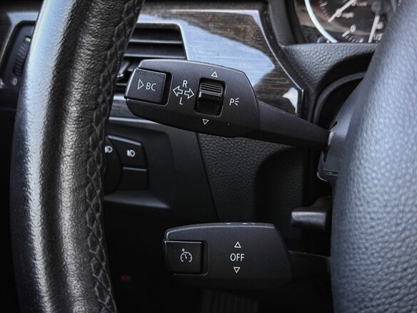 2010 BMW 3 серии 328i V (E90/E91/E92/E93) Рестайлинг, красный - вид 17