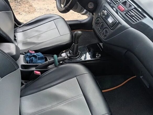2005 Mitsubishi Lancer IX Рестайлинг, серебристый, 400000 рублей - вид 8