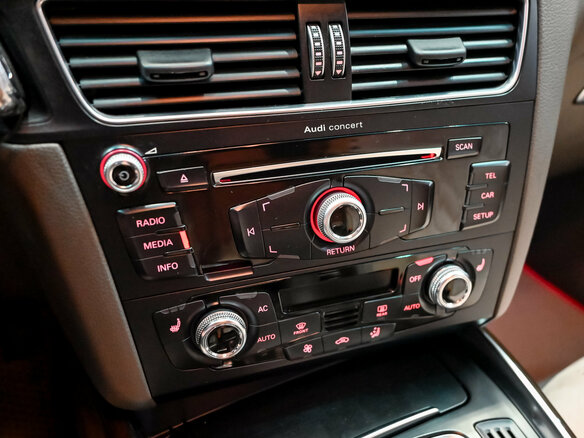 2013 Audi Q5 I (8R) Рестайлинг, красный, 1700000 рублей - вид 15