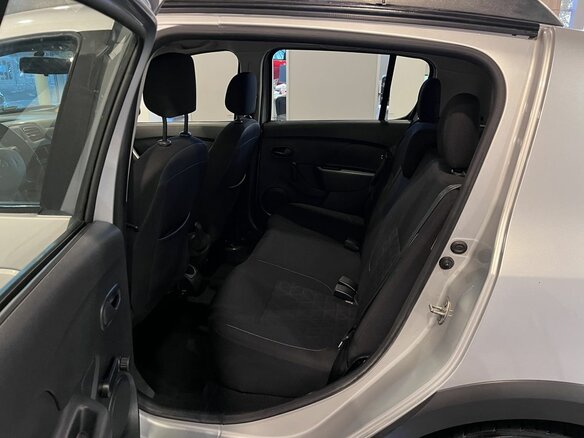 2015 Renault Sandero Stepway II, серебристый, 860000 рублей - вид 24