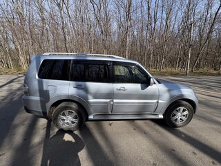 2008 Mitsubishi Pajero IV, серебристый, 1850000 рублей, вид 4