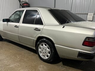 1991 Mercedes-Benz W124 200, золотистый, 250000 рублей, вид 5