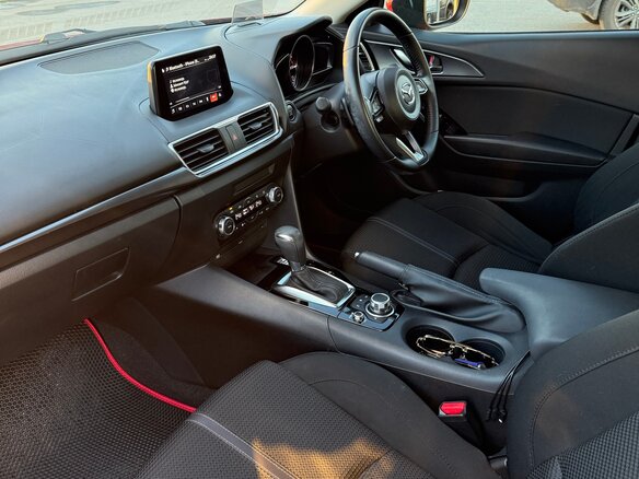 2016 Mazda Axela III Рестайлинг, красный, 1500000 рублей - вид 8