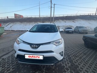 2017 Toyota RAV4 IV (XA40) Рестайлинг, белый, 2700000 рублей, вид 1