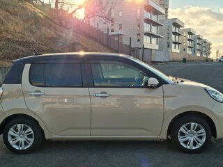 2022 Toyota Passo III Рестайлинг, бежевый, 899000 рублей, вид 4