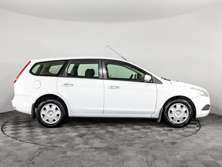 2010 Ford Focus II Рестайлинг, белый, 499000 рублей, вид 4