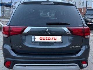 2019 Mitsubishi Outlander III Рестайлинг 3, серый, 2650000 рублей, вид 5