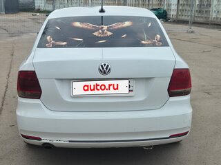 2017 Volkswagen Polo V Рестайлинг, белый, 650000 рублей, вид 4
