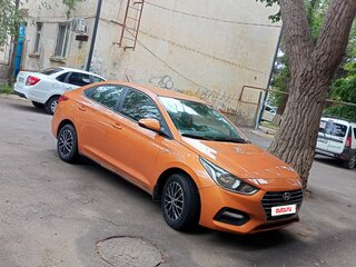 2018 Hyundai Solaris II, оранжевый, 980000 рублей, вид 3