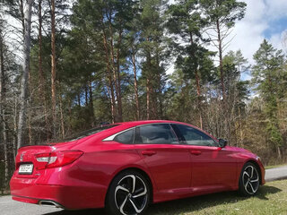 2021 Honda Accord X Рестайлинг, красный, 1600000 рублей, вид 4