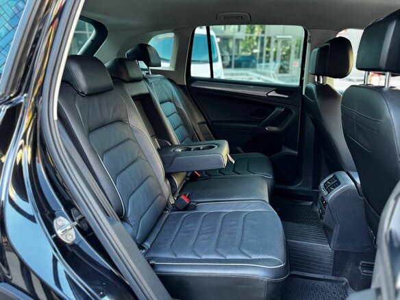 2022 Volkswagen Tiguan II Рестайлинг, чёрный, 2425000 рублей - вид 11