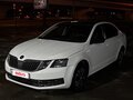 2017 Skoda Octavia III (A7) Рестайлинг, белый, 650000 рублей