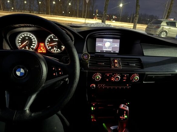 2009 BMW 5 серии 525i V (E60/E61) Рестайлинг, чёрный, 1400000 рублей - вид 19