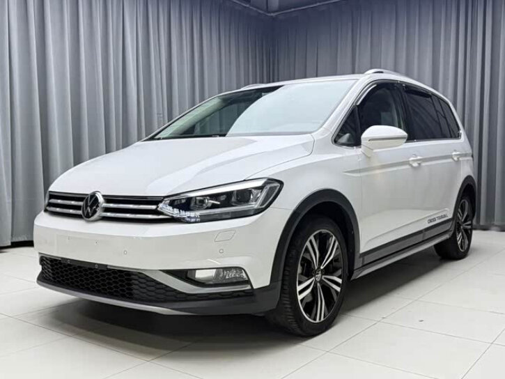 Открыть фотографии: Volkswagen Touran II