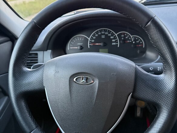 2013 Lada (ВАЗ) Priora I Рестайлинг, белый, 460000 рублей - вид 16