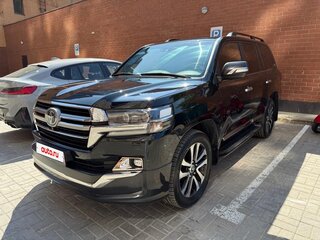 2019 Toyota Land Cruiser 200 Series Рестайлинг 2, чёрный, 7200000 рублей, вид 1