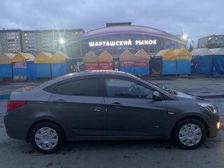 2016 Hyundai Solaris I Рестайлинг, серый, 799999 рублей, вид 2