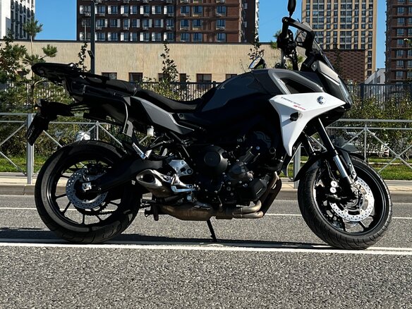 2018 Yamaha MT-09 Tracer (FJ-09), серый, 900000 рублей - вид 5