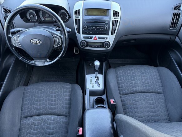 2009 Kia Ceed I, бежевый, 645000 рублей - вид 9