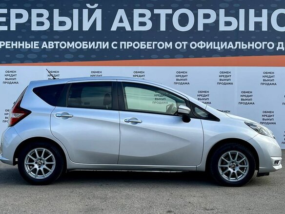 2017 Nissan Note II Рестайлинг, серый, 875000 рублей - вид 4