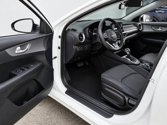 2022 Kia K3 II Рестайлинг, белый - вид 5