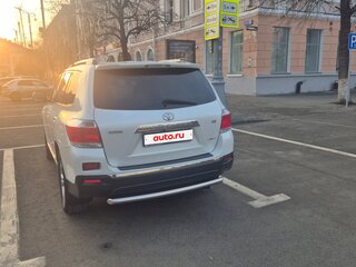 2011 Toyota Highlander II (XU40) Рестайлинг, белый, 2400000 рублей, вид 3