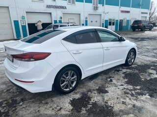 2018 Hyundai Elantra VI (AD), белый, 1390000 рублей, вид 4