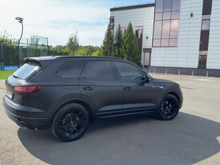 2022 Volkswagen Touareg III, чёрный, 7800000 рублей, вид 4