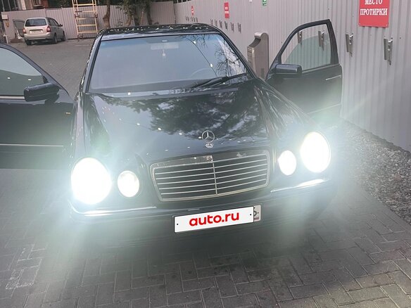 1997 Mercedes-Benz E-Класс 280 II (W210, S210), синий, 600000 рублей - вид 1